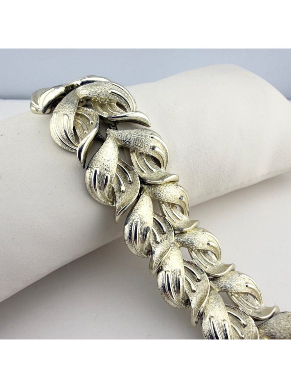 Vintage Coro Chain Bracelet Leaf Brushed Gold Tone 6.5" Wide Chunky